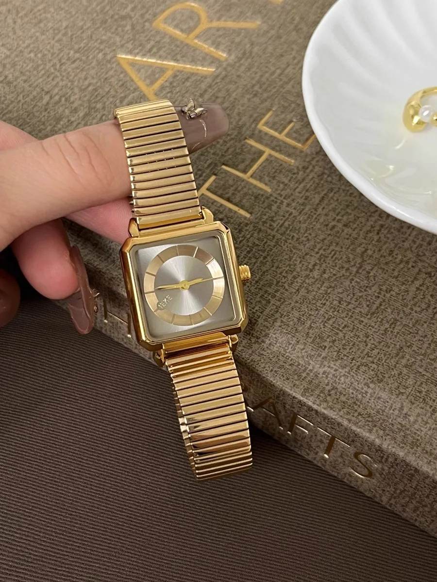 Korean Style Classic And FashionableHigh-End Versatile Gold Arsenal Watch With Square Dial For Women A Creative Gift For Ladies.