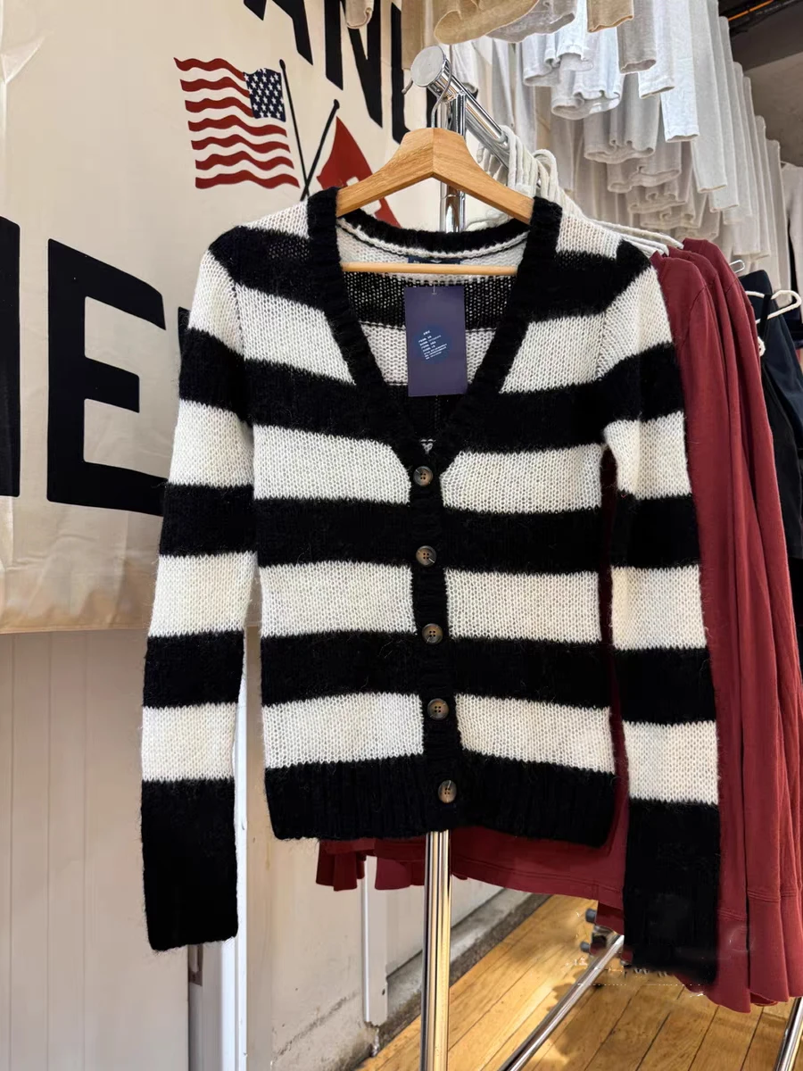 Striped Knitted Long Sleeve Sweater Cardigan Autumn V-neck Cotton Thin  Knitwear Tops Woman Vintage Slim New All-match Sweaters