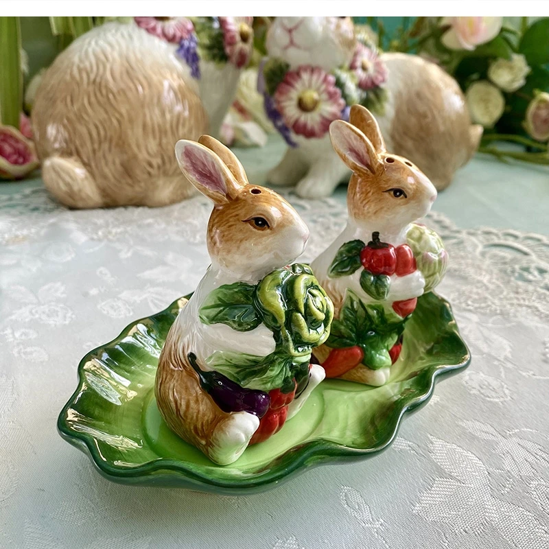 European Ceramic Rabbit Pepper and Salt Shaker 2pcs Seasoning Jar with Tray Kitchen Table Decoration