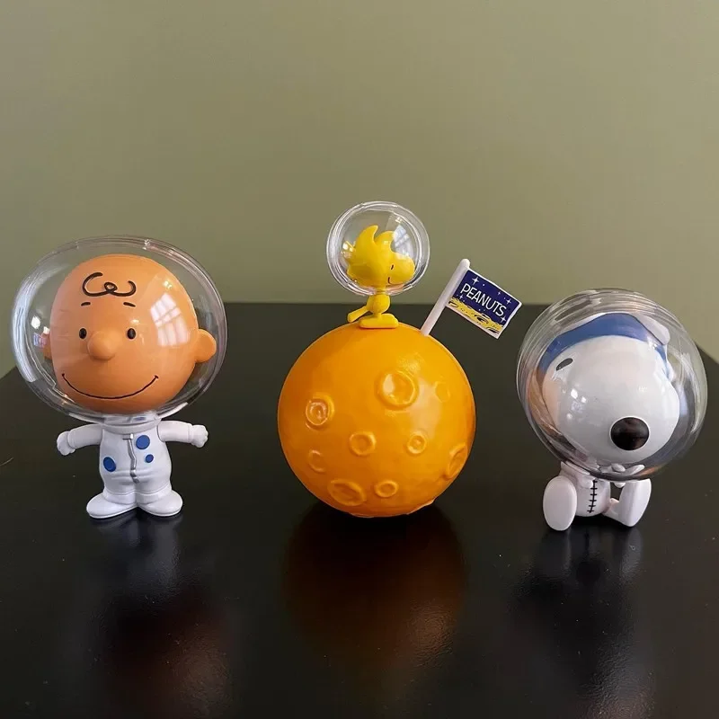 Bandai Genuine 3Pcs Capchara Gashapon Peanuts 4 Astronaut Snoopy Action Figure Toys For Kids Gift Collectible Model Ornaments