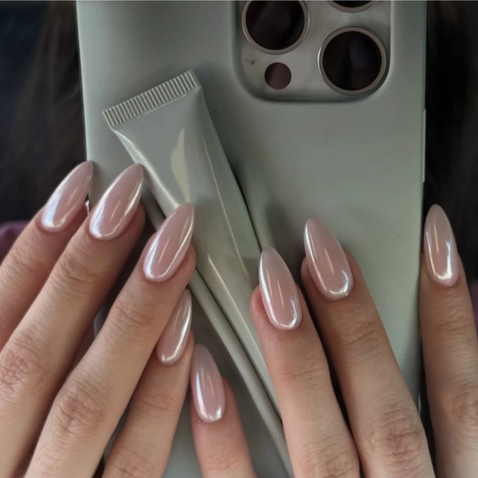 24 pièces Aurora Nude Rose presse sur ongles amande acrylique Simple faux ongles avec dégradé concep