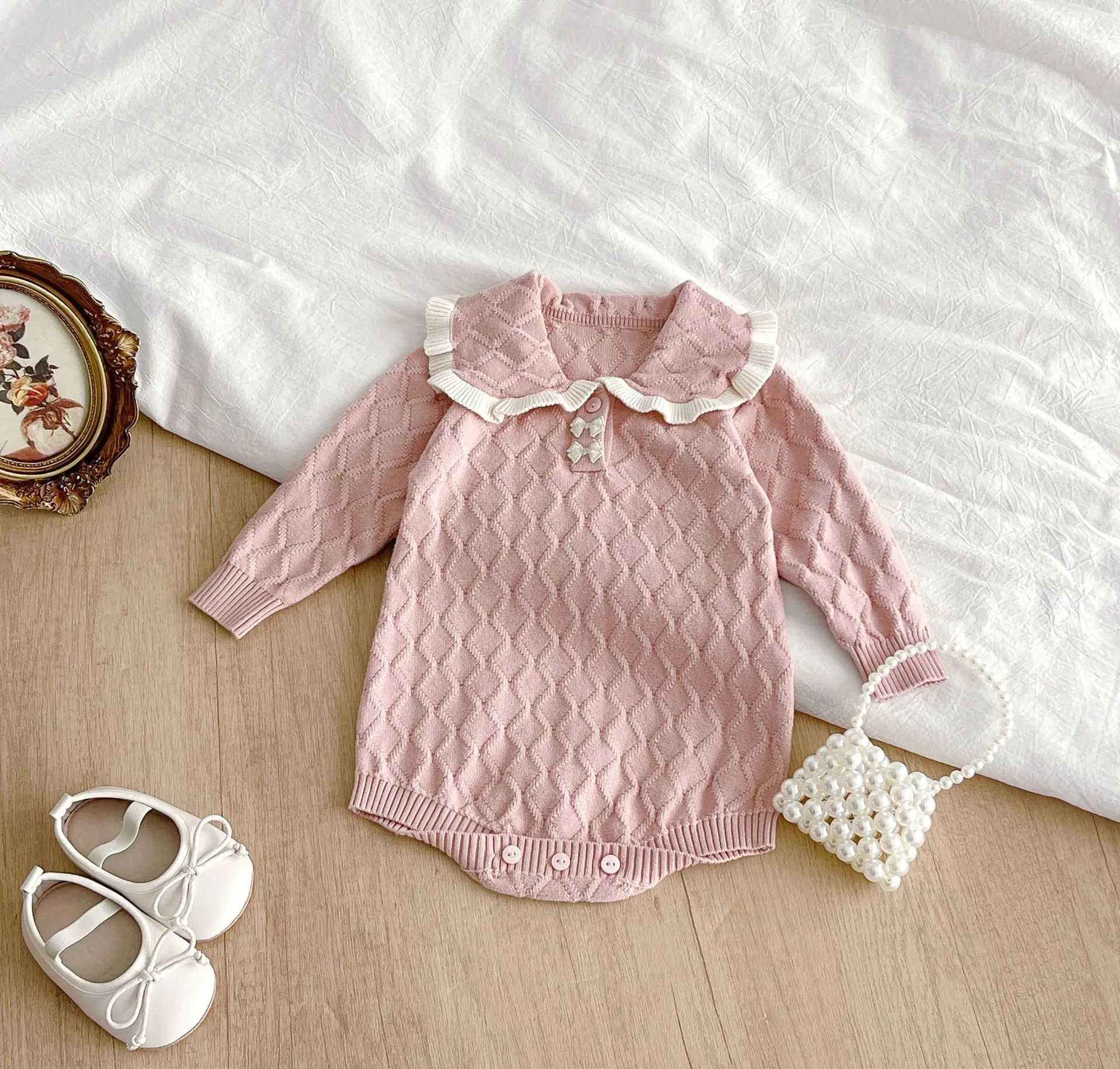 

Боди с длинными рукавами для маленьких девочек, осенне-зимний милый однотонный утепленный хлопковый вязаный комбинезон, одежда для новорожденных девочек