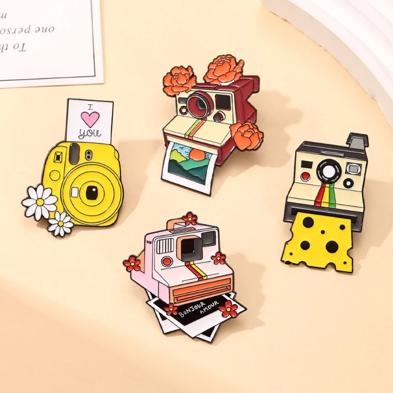 New Vintage Camera Flower Brooch Pin Unisex Alloy Badge DIY for Clothes Bags Shoes Hat Scarf T-shirt Jeans Creative Accessory