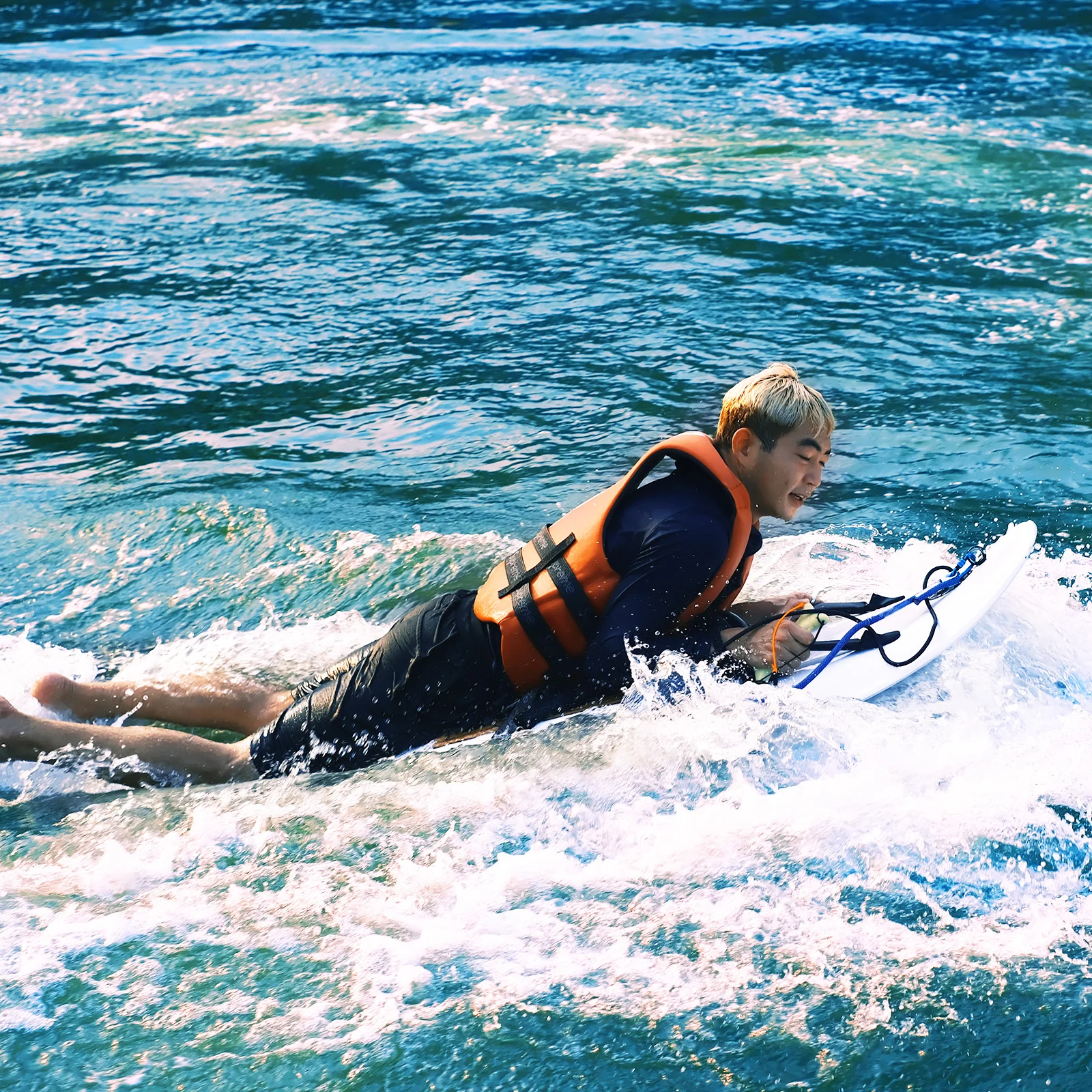 ไฟฟ้าคาร์บอนไฟเบอร์กระดานโต้คลื่นปรับความเร็ว 65 กม./ชม.ใหม่ชายทะเลกีฬากลางแจ้งน้ํา Surf Fin อุปกรณ์เสริม Ocean Waters