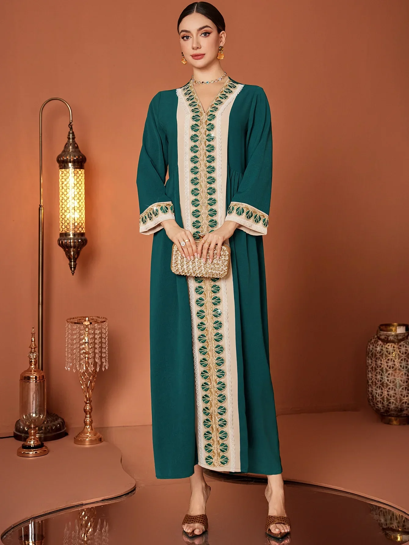 

Ид женское платье Абая мусульманское сшитое вручную бисером кружево с вышивкой Джалабия Vestidos Largos вечерние кафтан Рамадан Дубай халат 2026