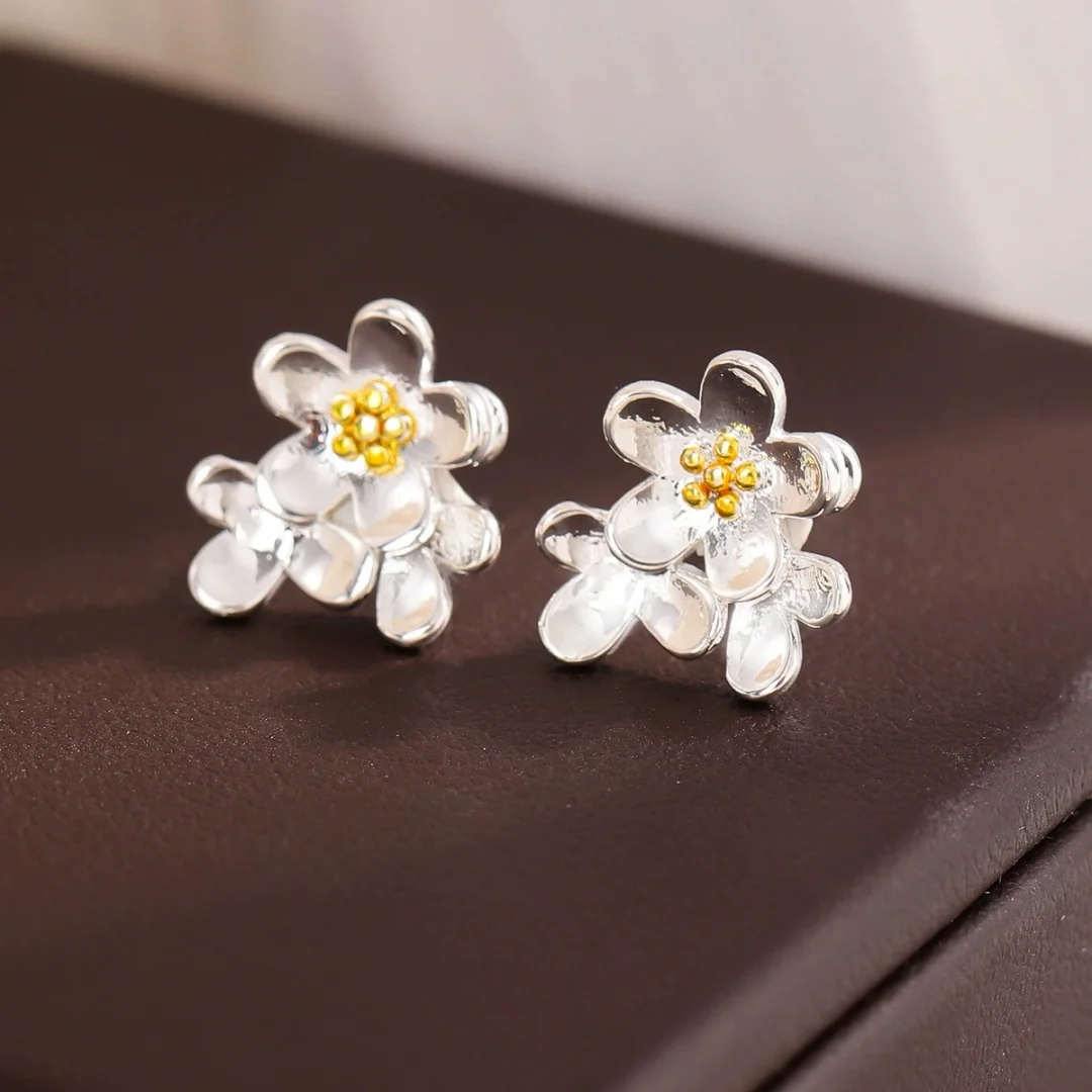 Uini-Tail hot new 925 sterling silver small daisy flower earrings Korean fashion tide flow earrings high quality jewelry  ED152