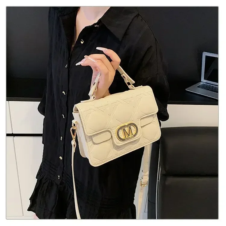 

Autumn/Winter Luxury Designer-Style Small Square Bag Women's Popular Fashionable Versatile Shoulder Crossbody | Elevated Outfits