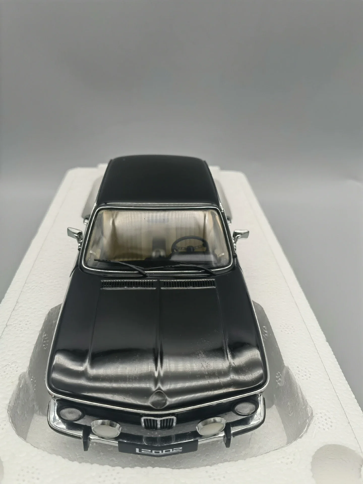 Autoart 1:18 2002 L Black Simulation Limited Edition All Open Alloy Metal Static Car Model Toy Gift