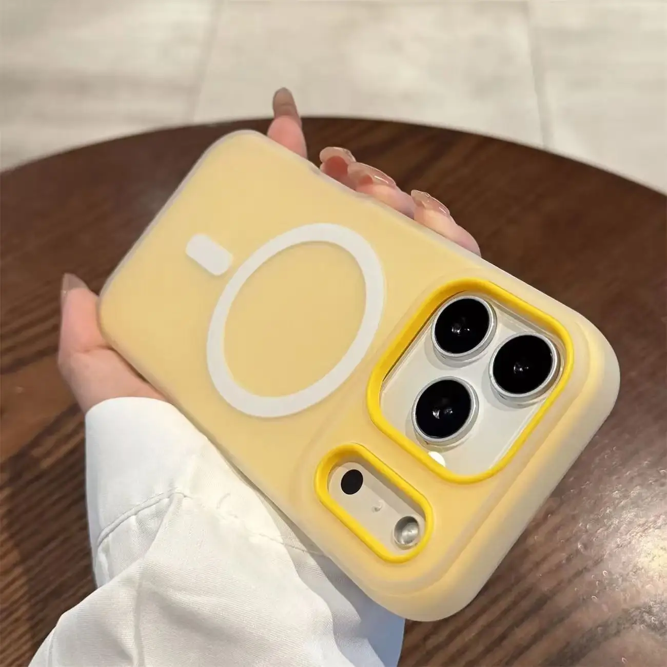 حافظة مغناطيسية فاخرة بلون الحلوى 2IN1 لهاتف آيفون 17 Air 17Pro 17 Pro Max Magsafe شحن لاسلكي غطاء شفاف غير لامع مقاوم للصدمات