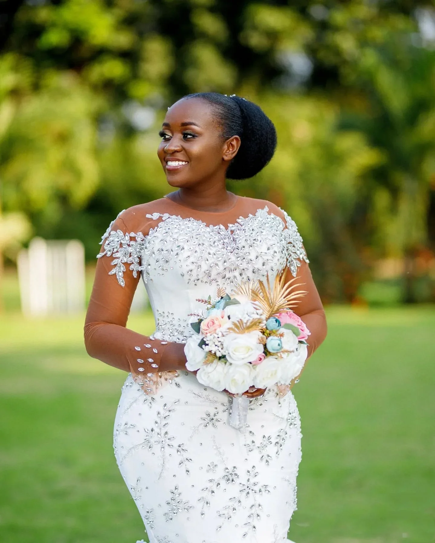 Flavinke ที่กําหนดเอง O-คองานฝีมือคริสตัลชุดเดรสเมอร์เมดซาตินกระโปรงที่ถอดออกได้แขนยาวประเทศชุดเจ้าสาว