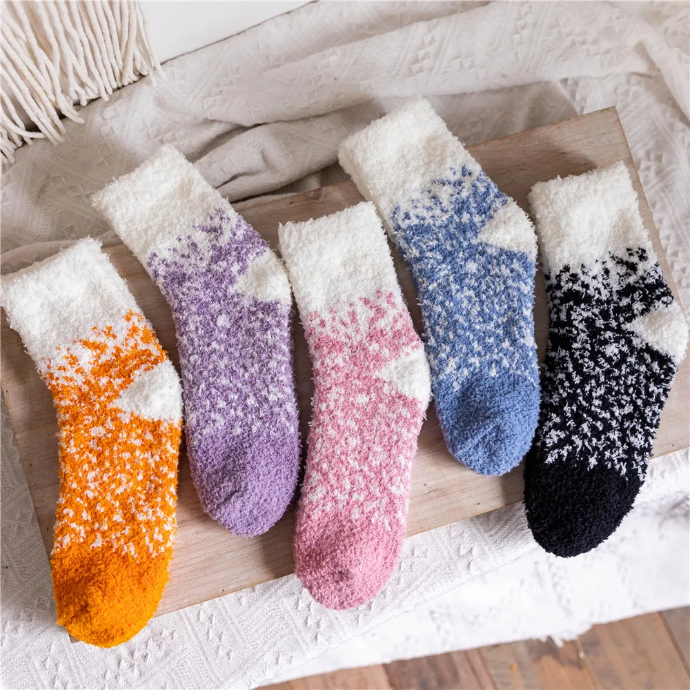 Lint-Free Coral Fleece  Women's Autumn  Winter Home Floor Socks Women's Warm Sleeping Socks plus Velvet Thickened Gradient Plush