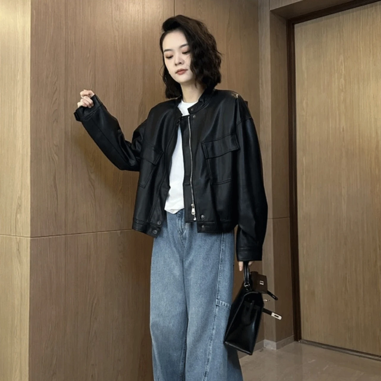 女性用ショートレザージャケット、秋冬新作、ゆったりとしたPUコート、多用途でスタイリッシュなカジュアル、ラウンドネック、長袖、無地