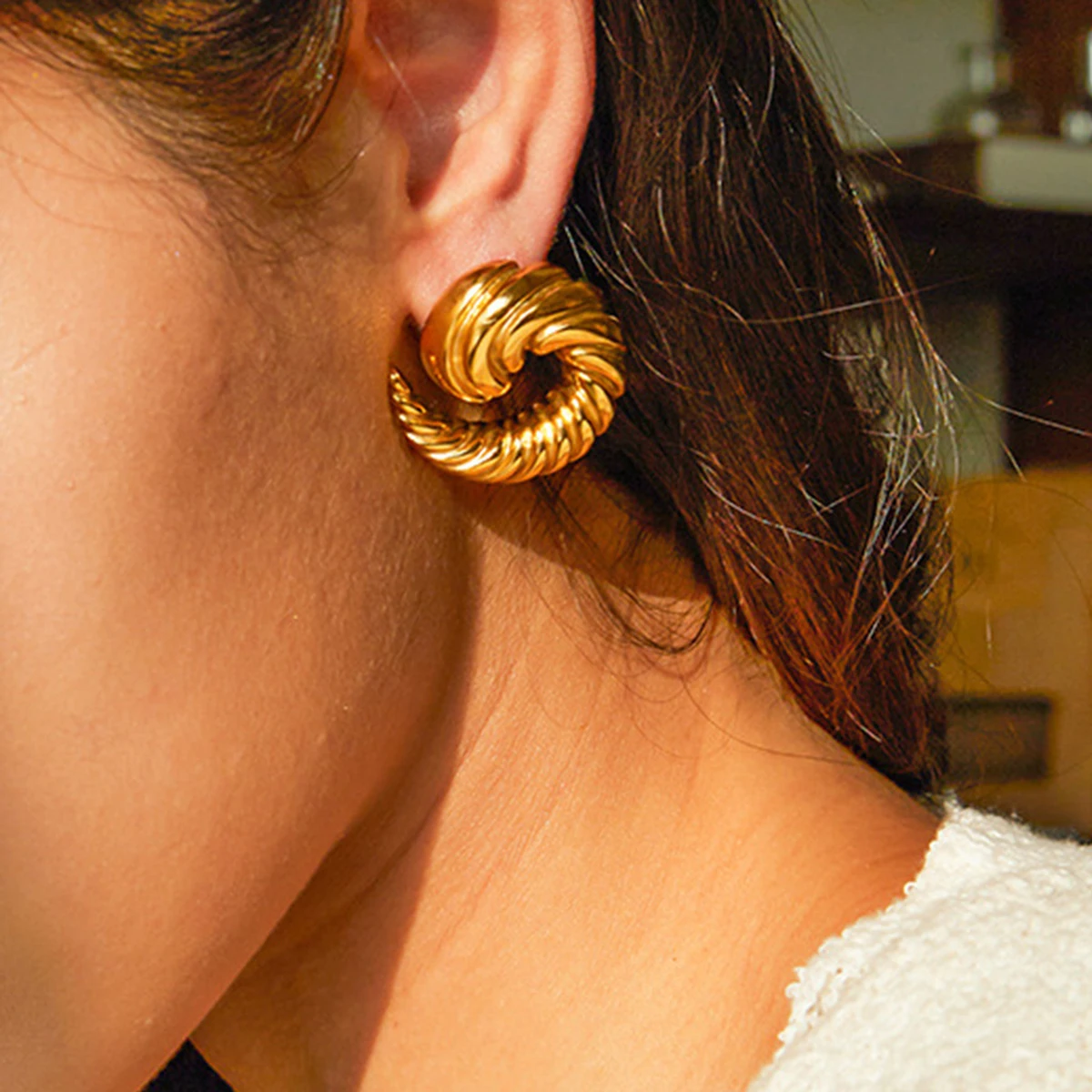 New Design Cowhorn Vortex Stud Earring Geometric Gold Sliver Color Spiral Thread Exaggerated Charm Trend Vintage Large Jewelry