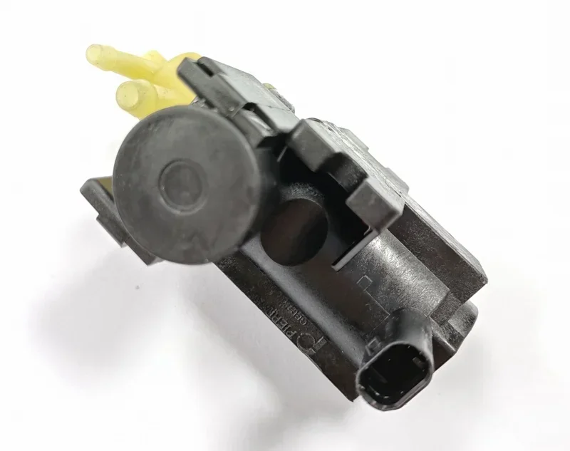 

JJ Accessories and ToolsPressure Conversion Valve, Turbocharger Solenoid Valve, Diesel GLC350 300CLA250 180
