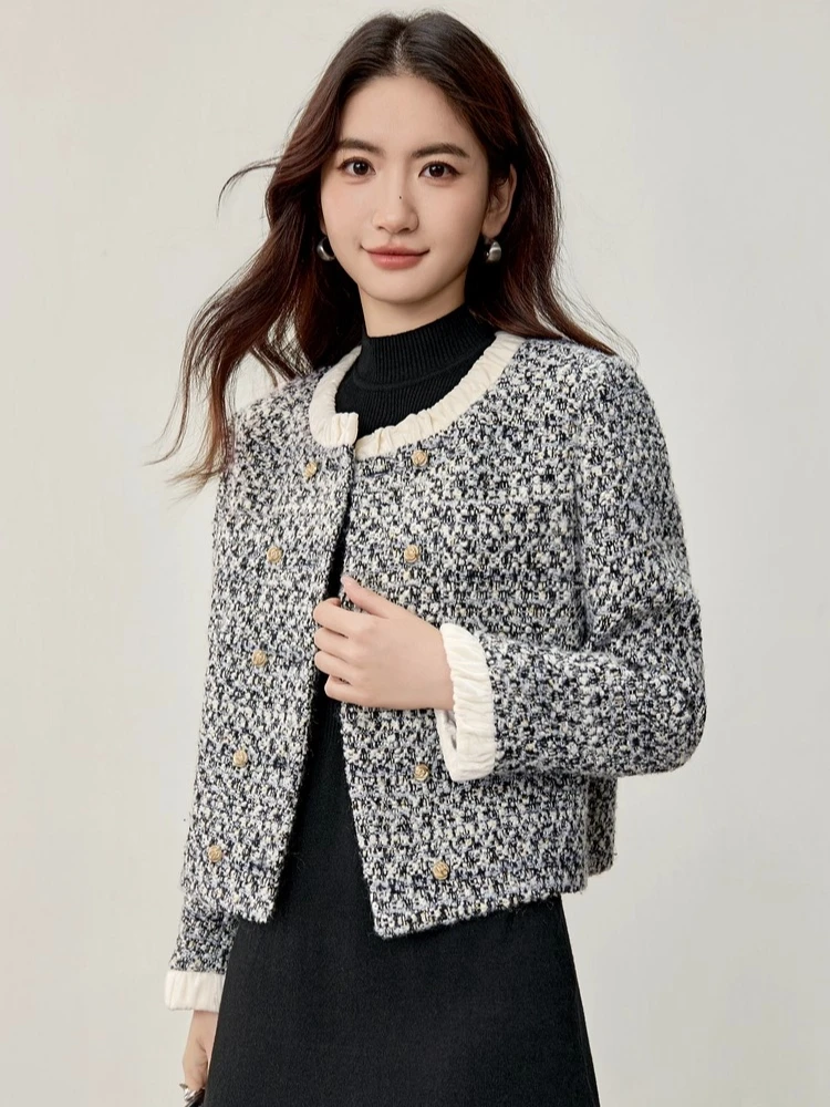 

SENTUBILA Women Commuter Short Jacket Splicing Velvet Metal Double-Breasted Outerwear Autumn 2025 Casual Wear Coat 153WA2083