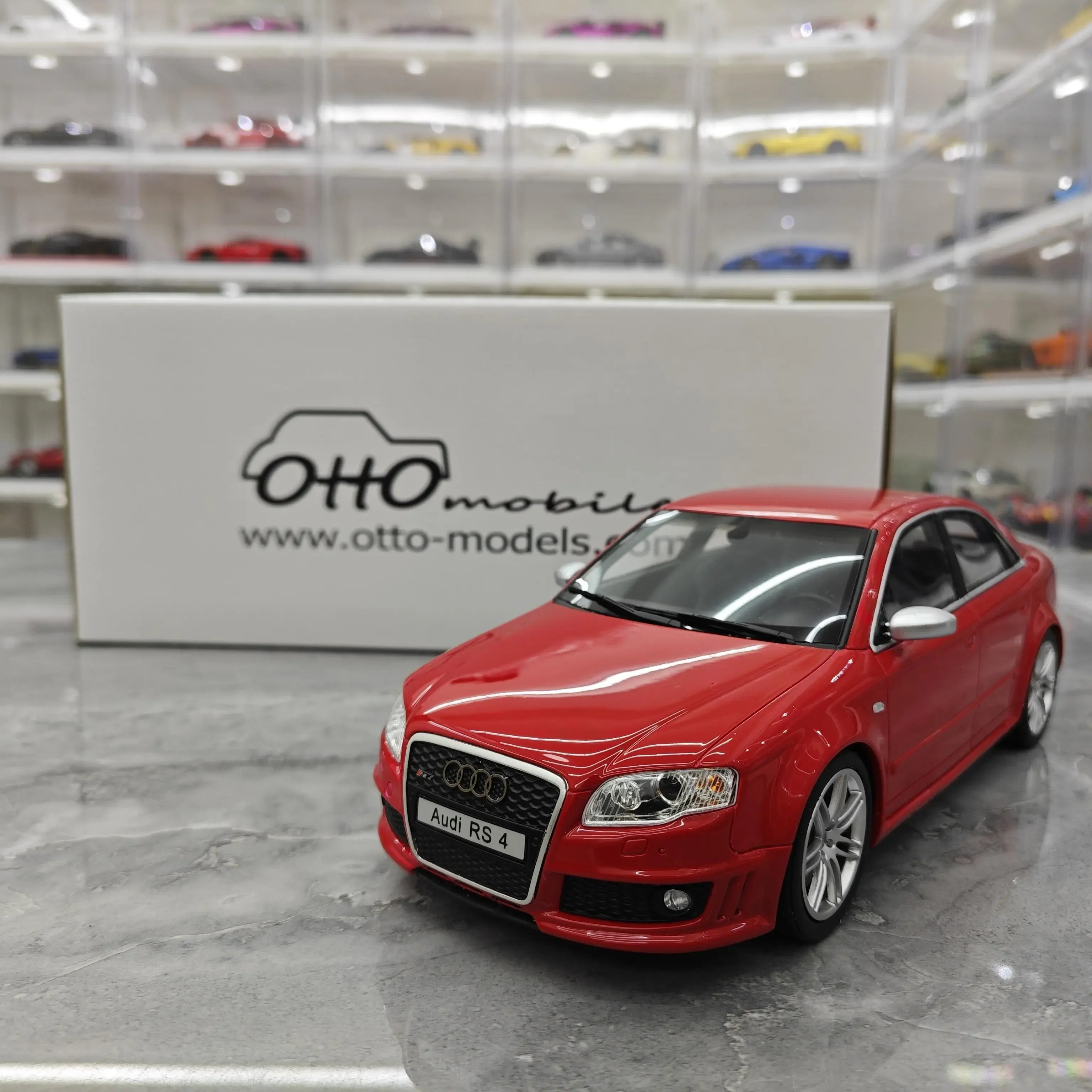 1:18 Audi RS4 Audi B7 edición limitada coche de resina simulada modelo regalo colección ornamento