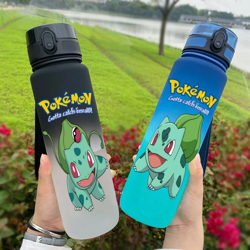 650ML Bulbasaur อะนิเมะถ้วยน้ําแบบพกพาเด็กกีฬากลางแจ้งขนาดใหญ่ความจุพลาสติก Antidrip ขวดน้ํา