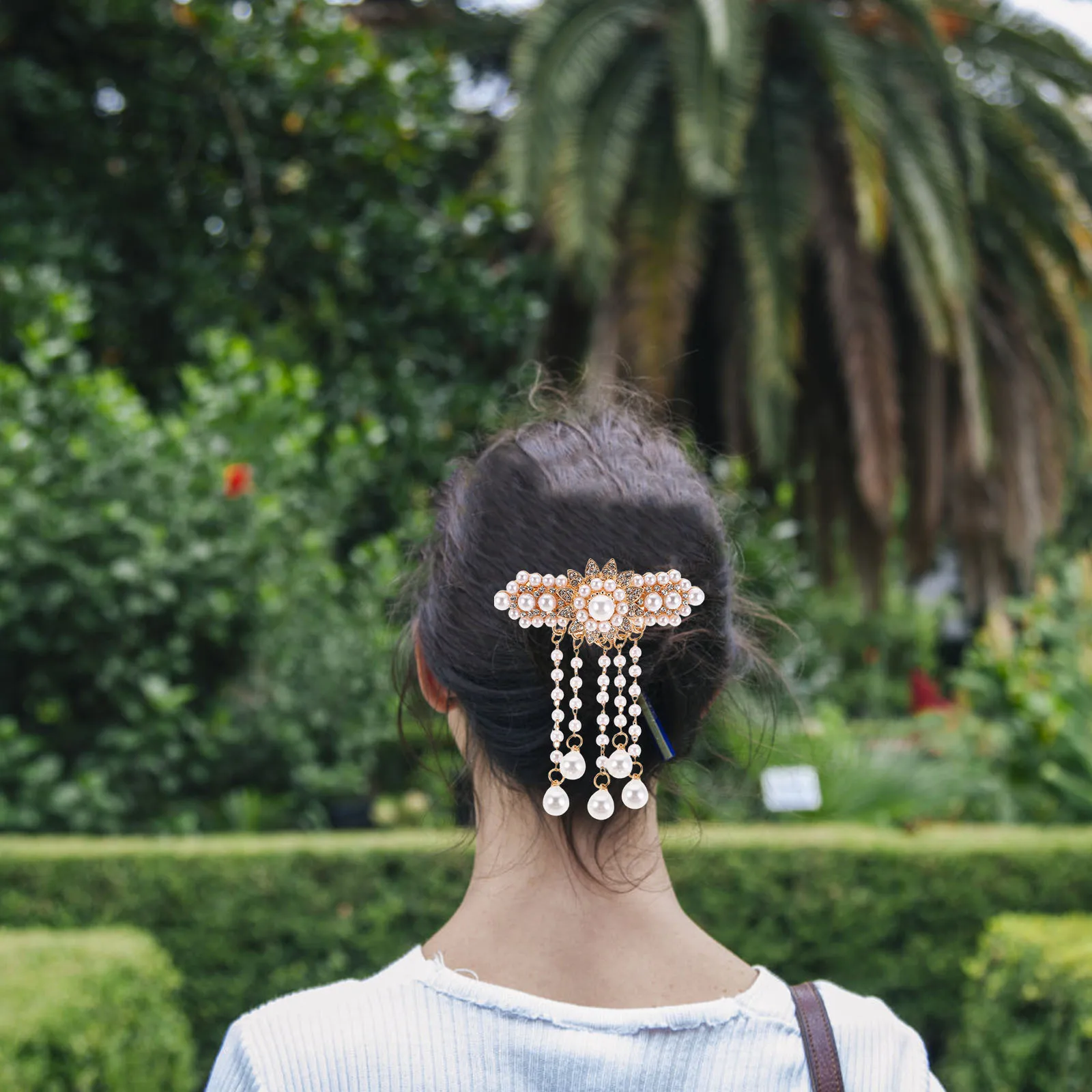 

2Pcs Fluttering Tassel Hair Clips Chinese Style Rhinestone Barrettes for Women Elegant Party and Daily Wear Tassel Hair Piece