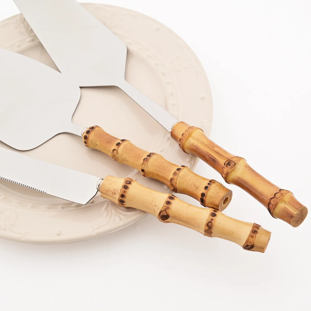 1/2 قطعة كعكة سكين مجرفة خدمة مجموعة أدوات المائدة مقبض الخيزران أواني الطعام مجموعة مرآة أدوات مائدة من الفولاذ المقاوم للصدأ أدوات المائدة المطبخ