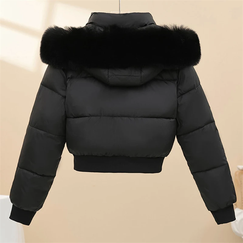 سترات قطنية قصيرة بأكمام طويلة فضفاضة بقلنسوة معاطف نسائية قصيرة بياقة كبيرة من الفرو معاطف شتوية مبطنة بالقطن جديد 2025