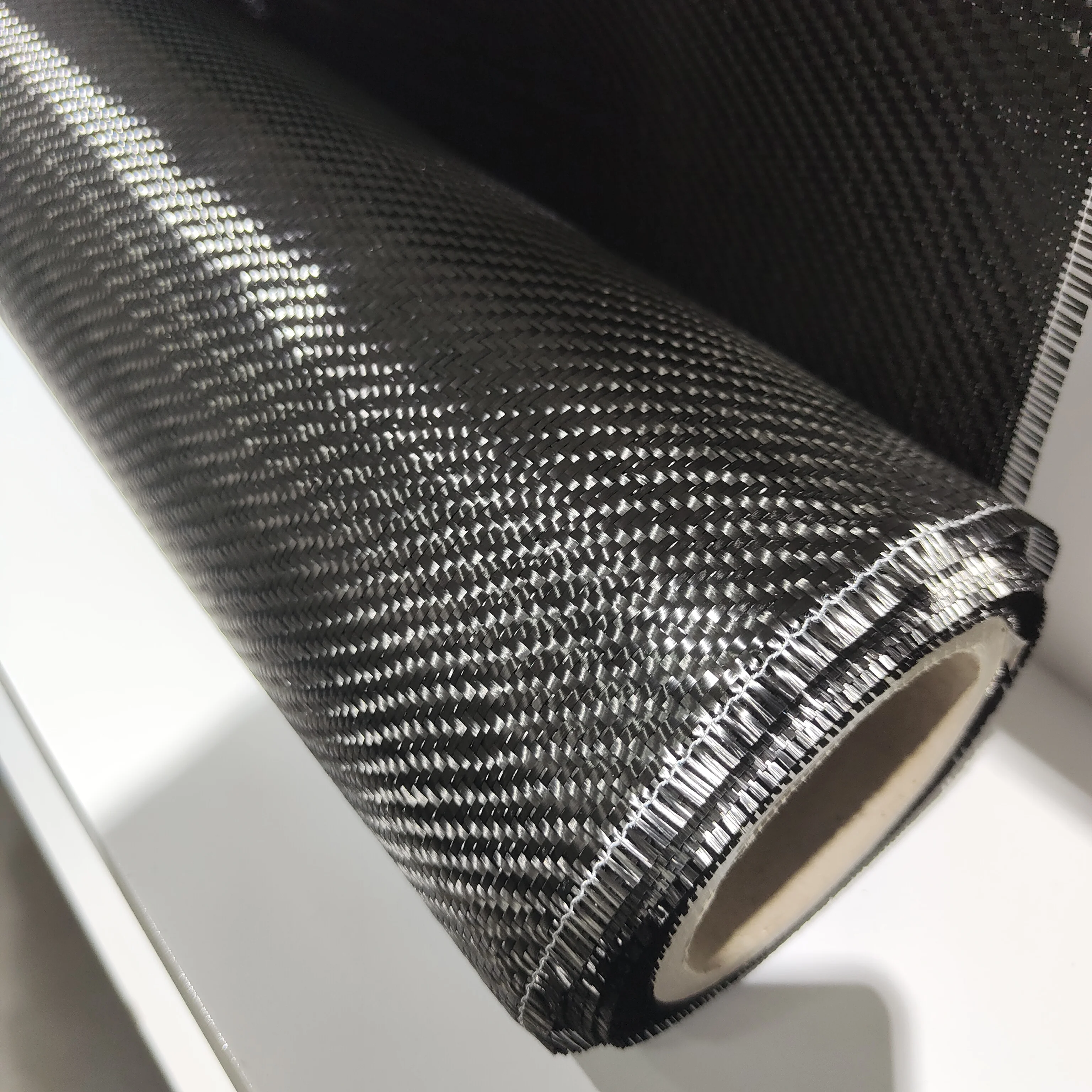 

3K Twill Woven Carbon Fiber Fabric Roll, Lightweight Durable Cloth for Outdoor Shoes, Automotive Refitting and Luggage Bag Indus