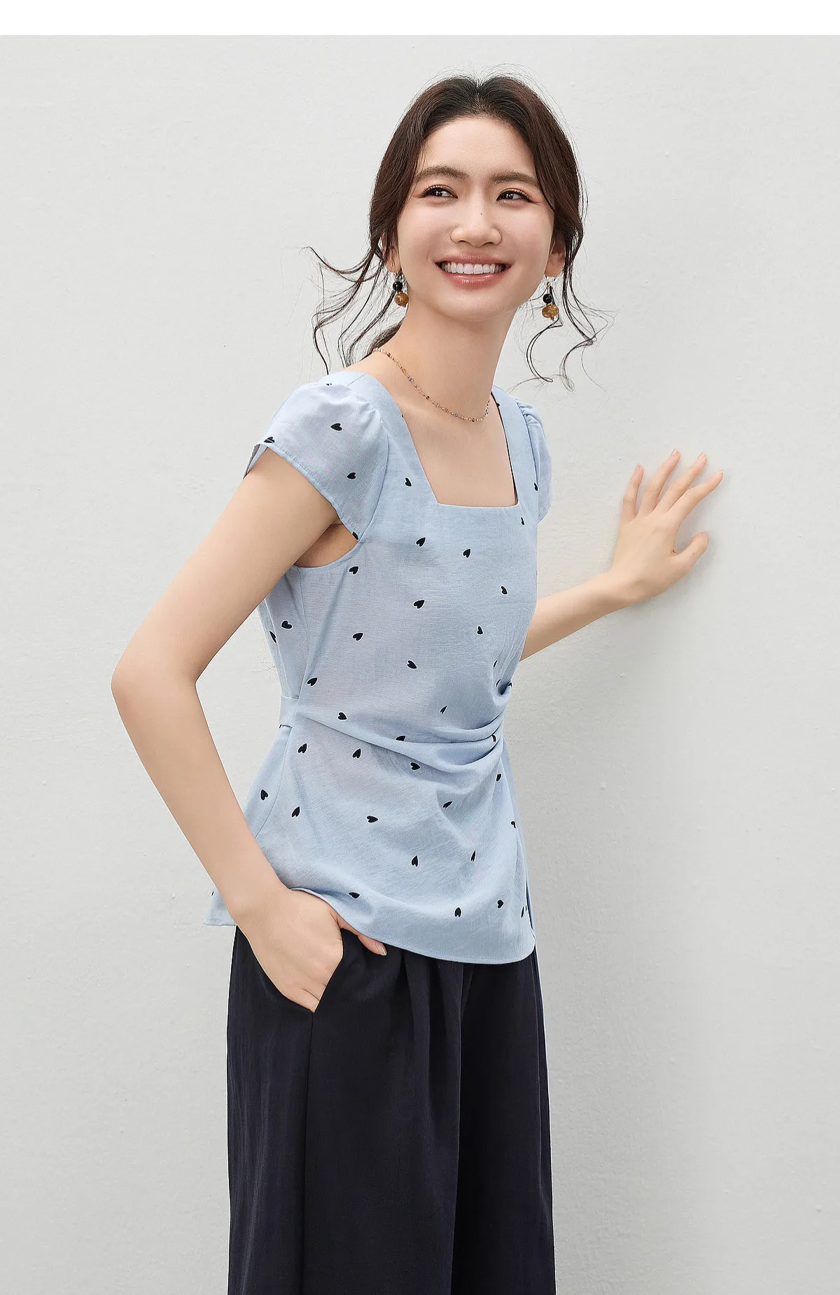 SENTUBILA Damen Chiffonbluse mit Herzmuster, Sommer, Gelb, Quadratischer Ausschnitt, Plissiert, Geraffte Taille, Kurzarm-Hemd 162VB5766 – Detail 19