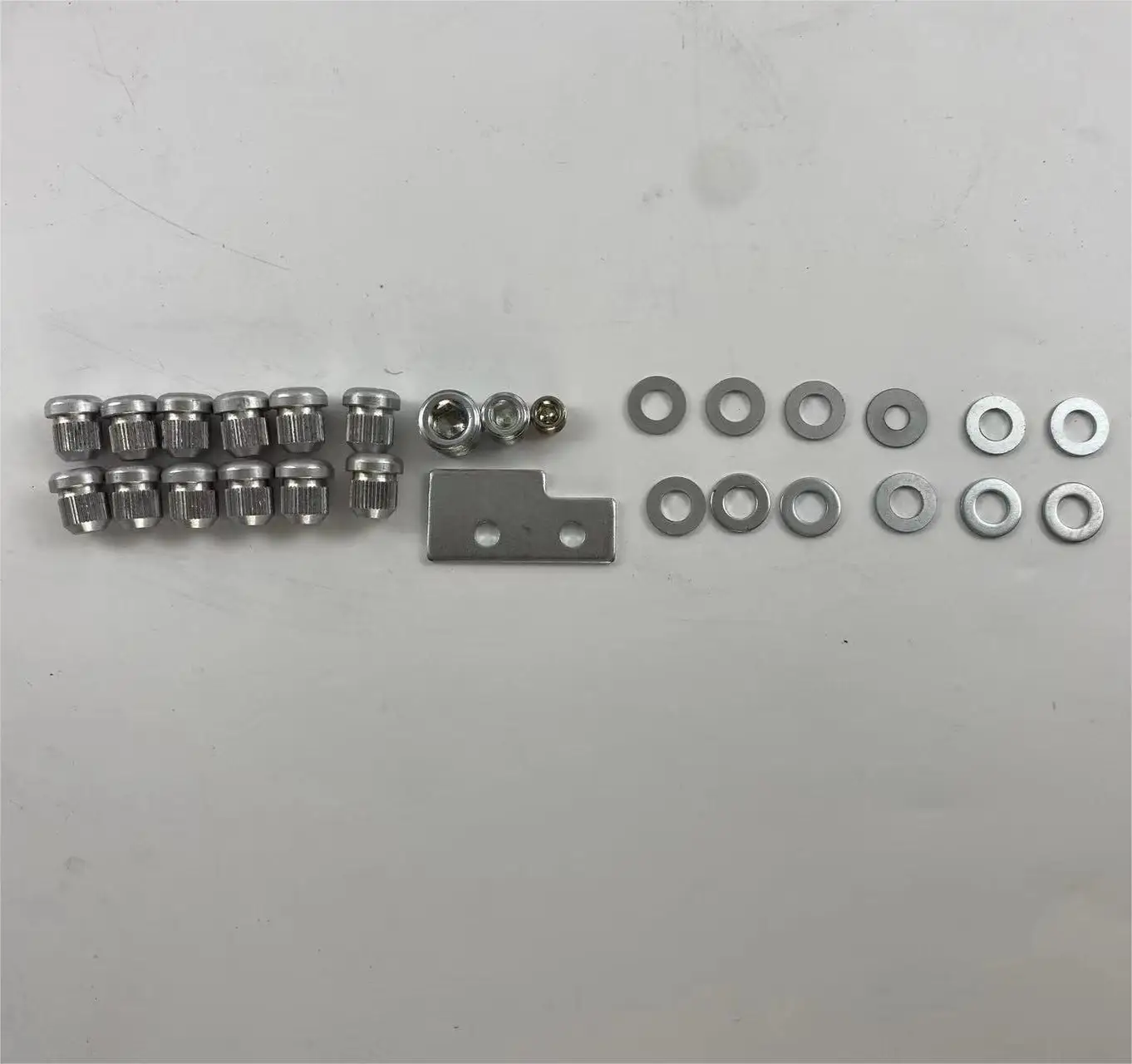 Polished Mopar Small Block V8 Crosswind Dual Plane Aluminum Intake Manifold