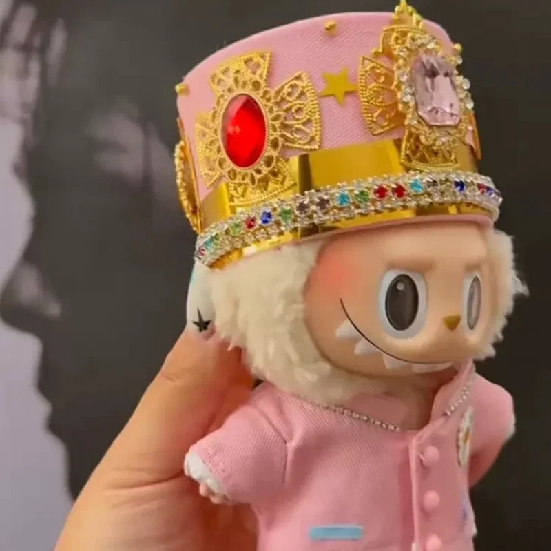 Gd مع G-Dragon Labubu ملابس الطفل 17 سنتيمتر دعوى الجيل الثاني قلادة أفخم ملابس دمى ديزي دعوى الوردي تاج ملابس دمى