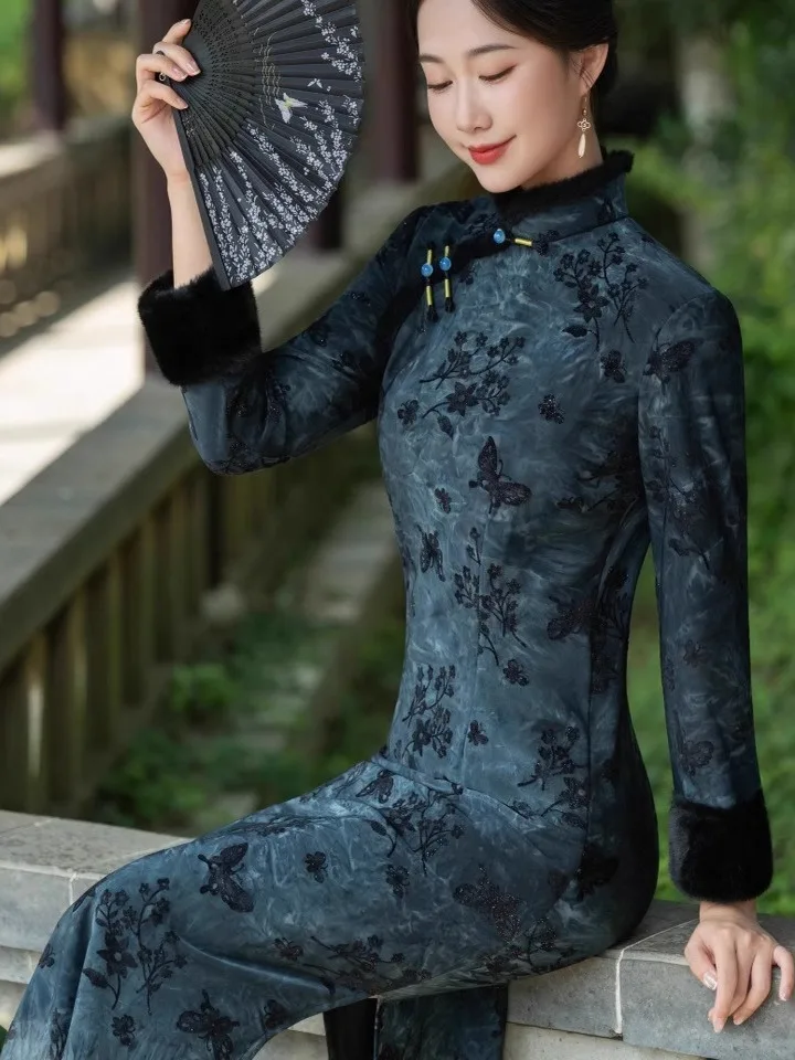 

New Chinese Style Long Velvet Qipao Elegant Vintage Daily Wear Autumn Winter Fashion Thickened Long Sleeve Floral Print Qipao