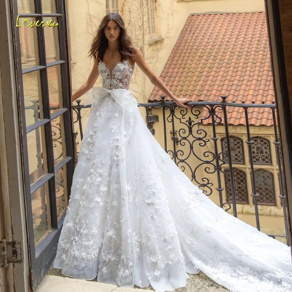 

Loverxu A-Line Wedding Dresses Spaghetti Straps Tulle Vestido De Novia Lace Appliques Vintage Backless Custom Made Bridal Gown