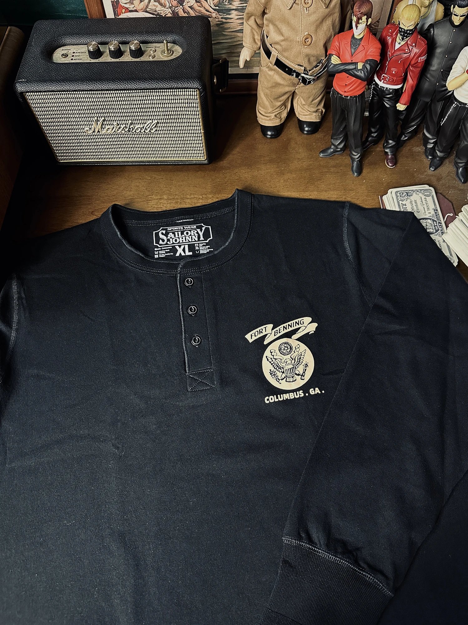 

Футболка с длинным рукавом в американском ретро-стиле с военным принтом Sailor Johnny, воротником-хенли, цвета хаки, из хлопка, стандартного кроя