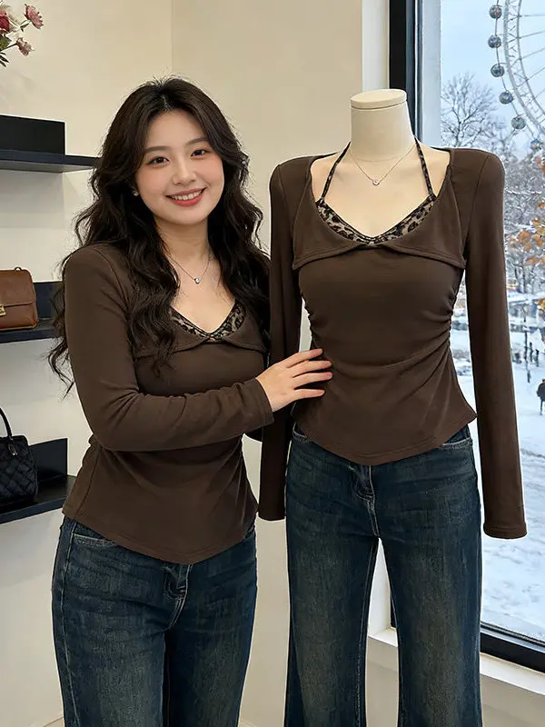 

Женская футболка больших размеров с леопардовым принтом и разрезом, корейский стиль, для повседневной носки, весенняя новинка