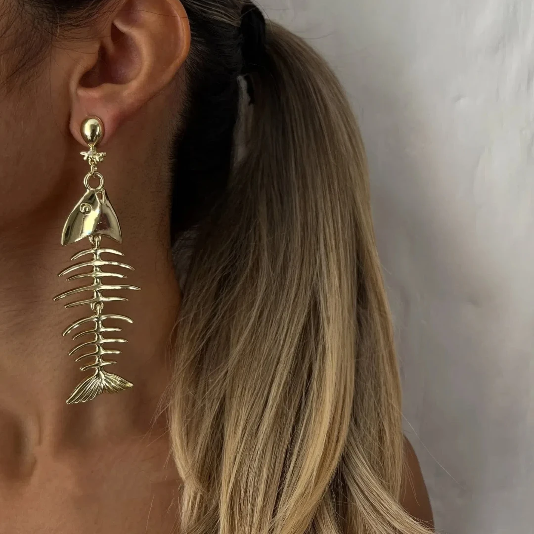 

Women's Vintage Fish Shape Statement Drop Earrings Rhinestone Sparkling Style Summer Sea Accessory for Vacation