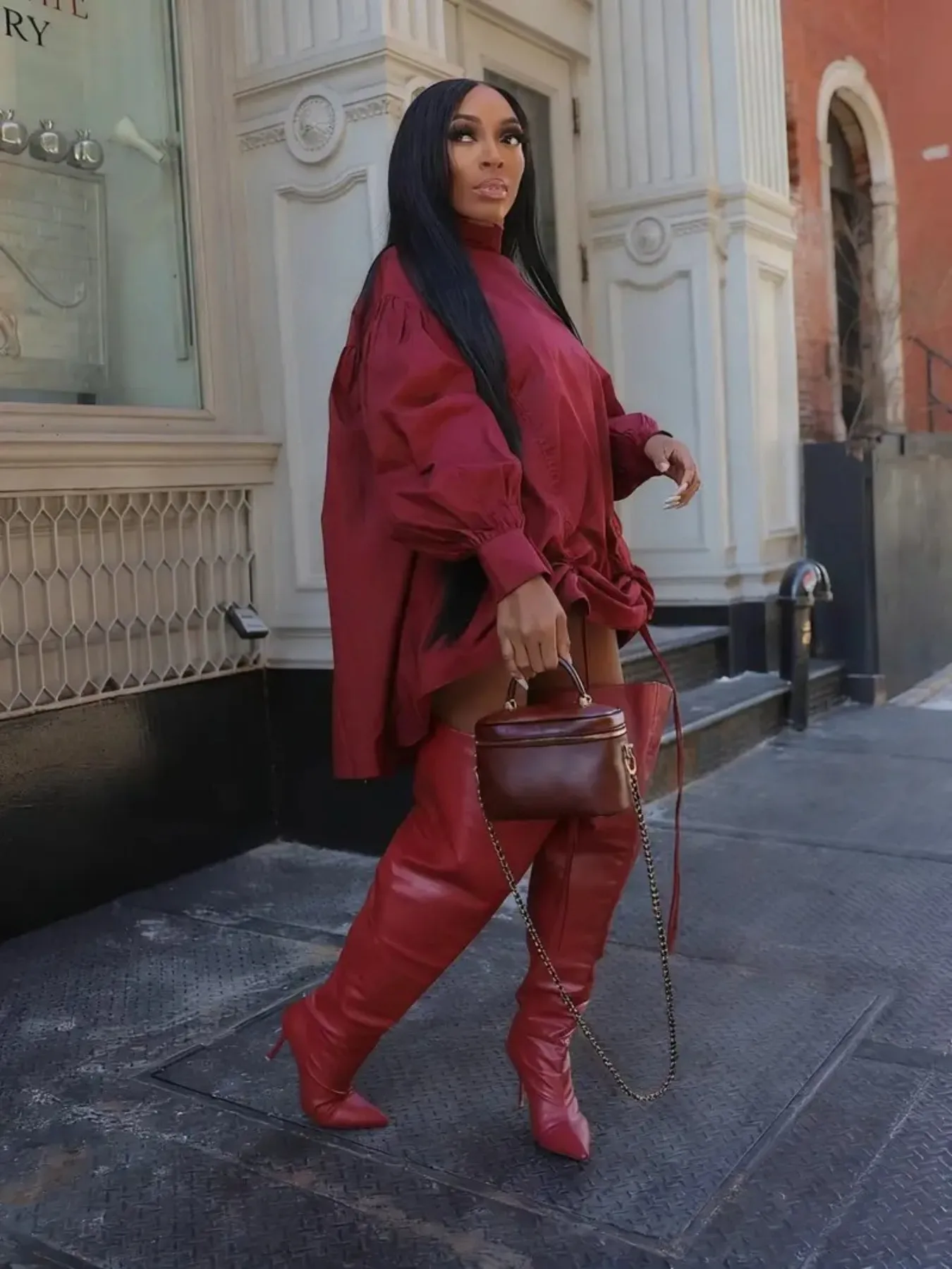 فستان نسائي بأكمام طويلة ورقبة عالية كاجوال ضيق ومثير للحفلات الليلية فستان قصير مطوي