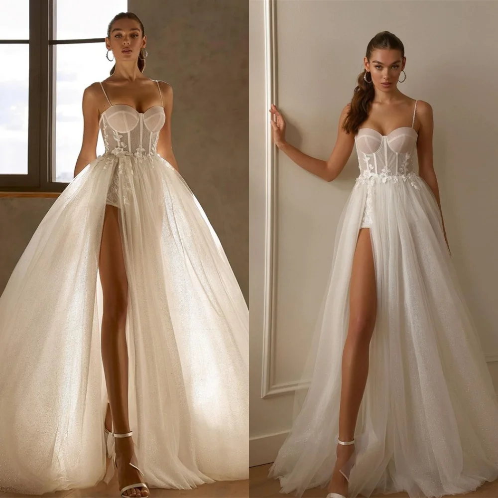فستان زفاف أورجانزا أبيض مخصص أنيق بدون حمالات أشرطة سباغيتي لحفلات الزفاف كلاسيكي بسحاب خلفي فيستدو دي نوفيا