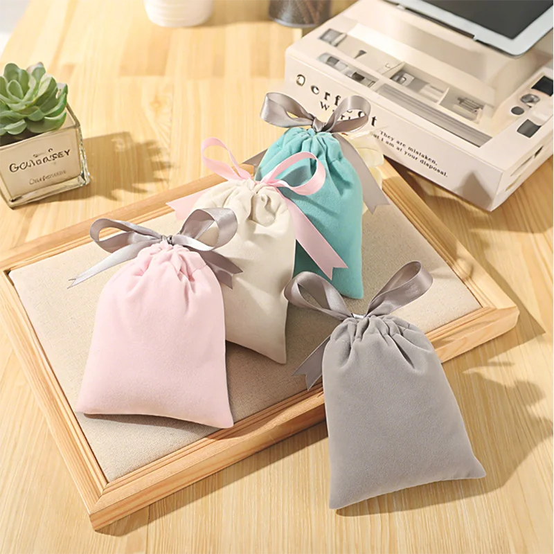 50pcs/lot Wholesale 7*9cm, 10*12cm Plush Velvet Pouches Bags For Rings Earrings Jewelry Packaging Drawstring Bag Logo Print