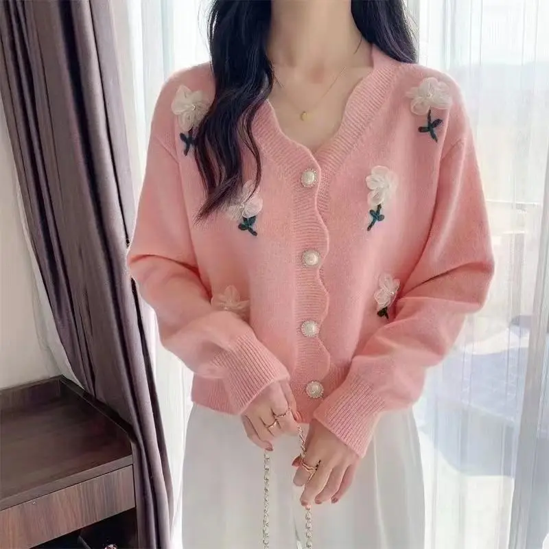 

Korean Version Women's 2024 Spring Autumn New Patchwork V-neck Button Tie Flowers Fashion Loose Casual Long Sleeved Knitted Top