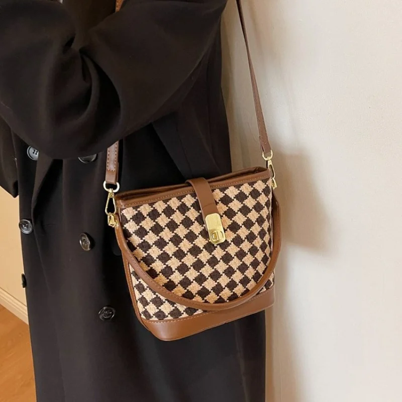 

Luxury Brand Women Messenger Bag Crafted From Premium Leather Boasting Popular Elegant Color And High-End Appearance​