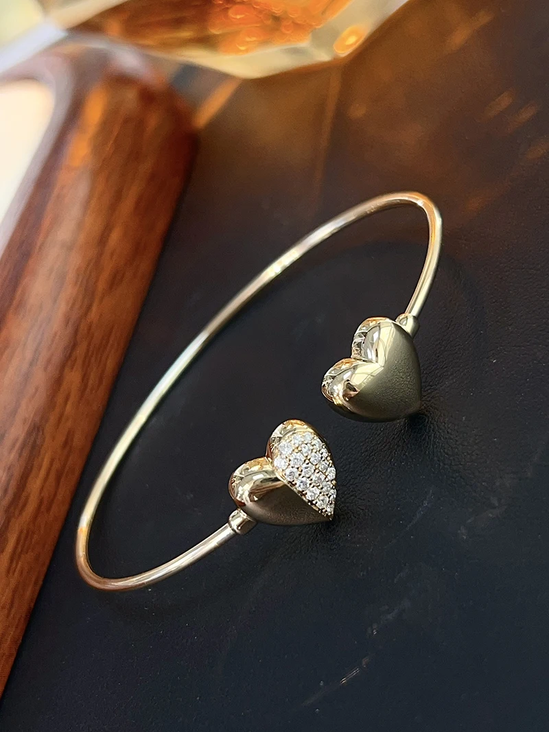 LUOWEND 100% 18K Yellow Gold Bangle Romantic Heart Shape Real Natural Diamond Bangle for Women Wedding High Party Jewelry