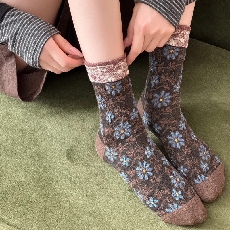 النقش الأزهار الجوارب النساء الكورية Harajuku الرجعية الشارع الشهير الجوارب الطويلة الخريف والشتاء اليابانية العرقية الأوسط جوارب أنبوبية