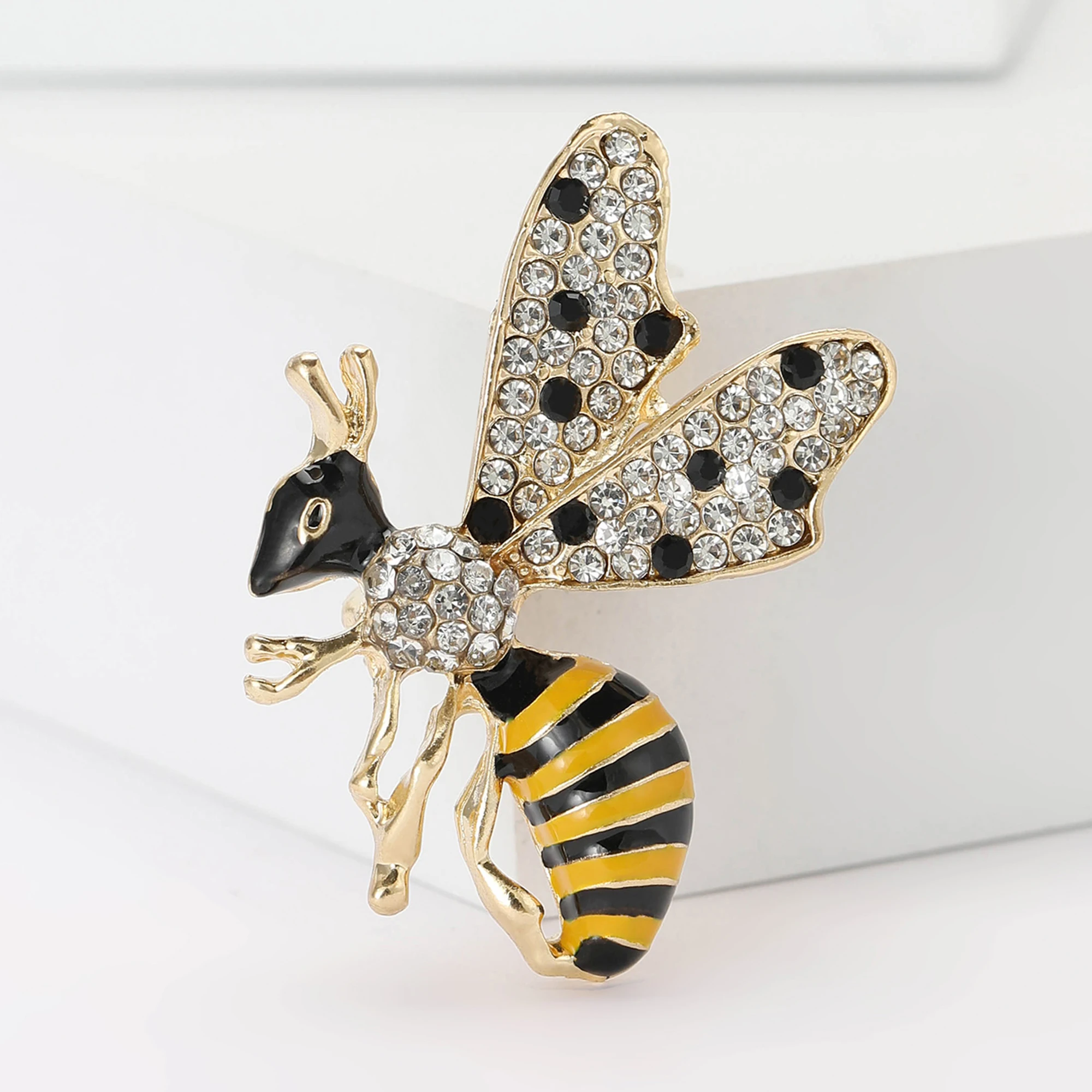 Rhinestone Bee Brooch for Women Unisex Enamel Wasp Pin Insect Lapel Pins Event Party Backpack Decoration Clothes Accessories