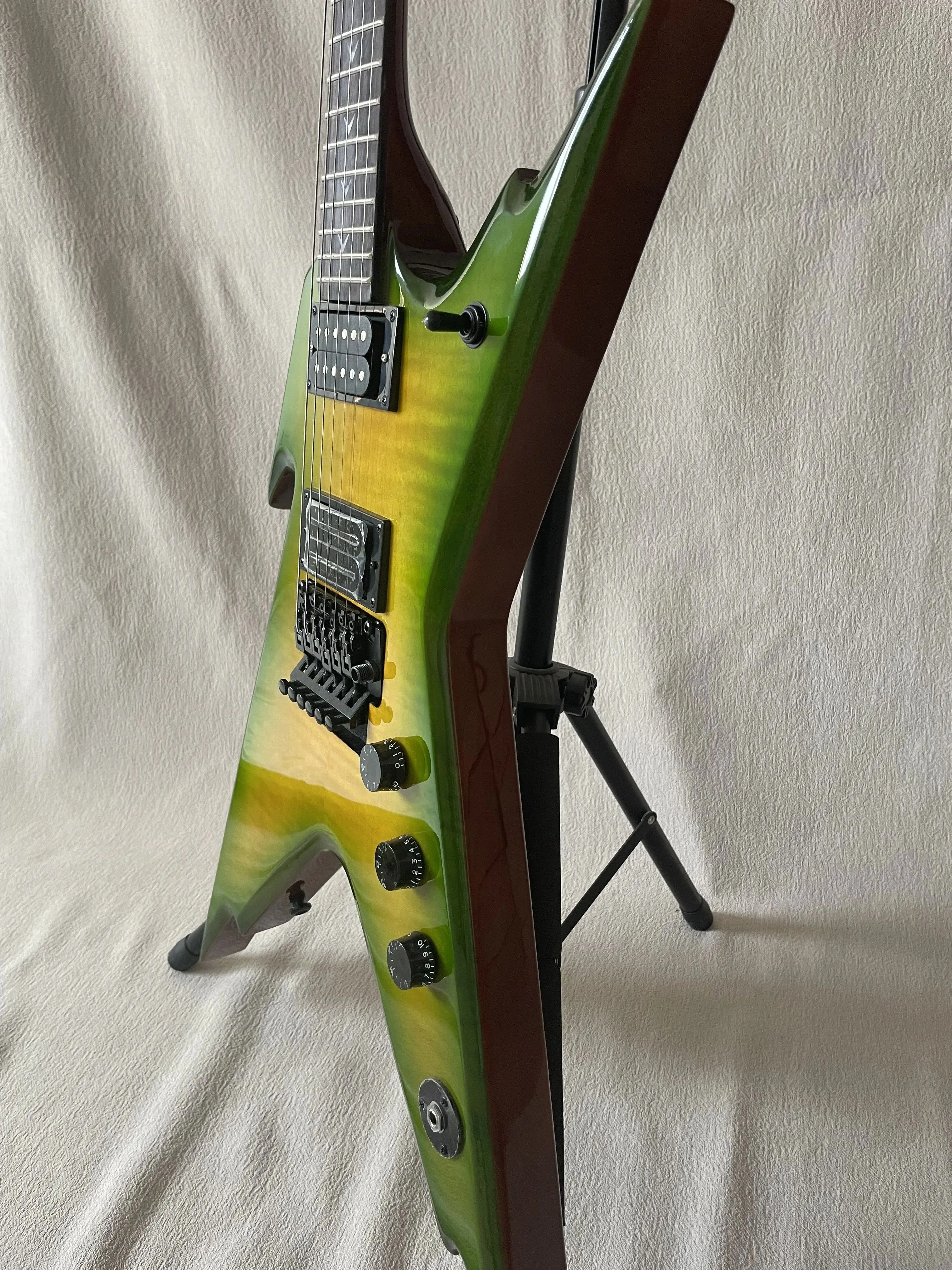 Custom Dean Razorback Dimebag Rebel Guitar Green