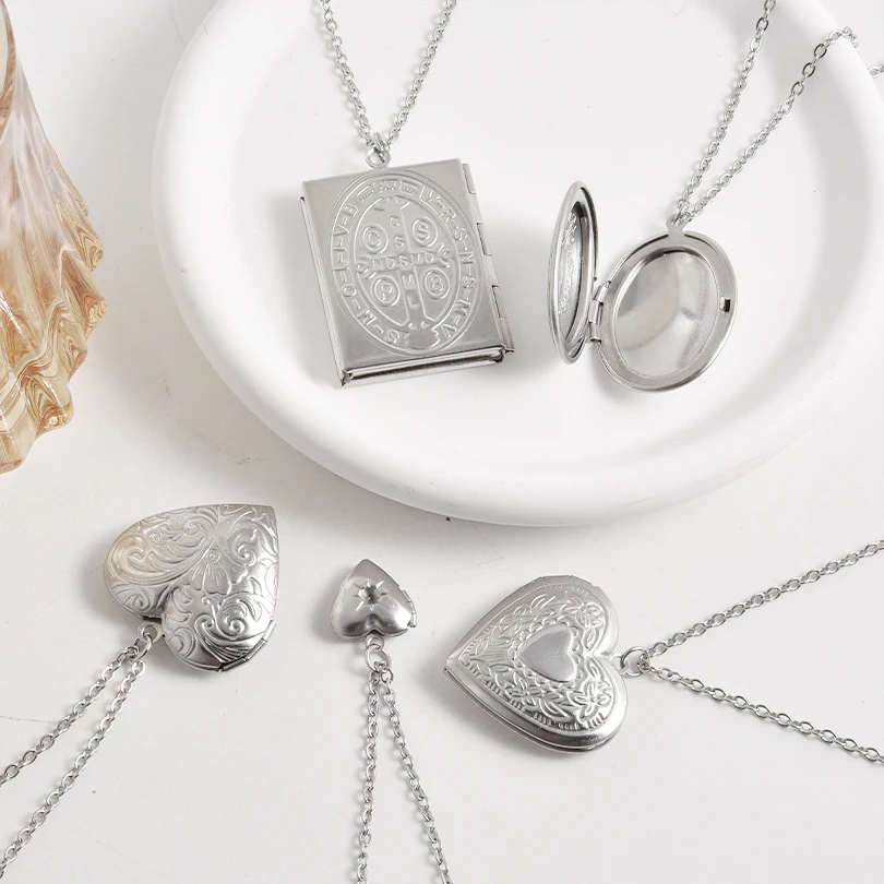 

1pc Memory Photo Necklace Jewelry Mini Photo Pendant Vintage Carved Flower Album Box Necklace Romantic Charm Accessories Women