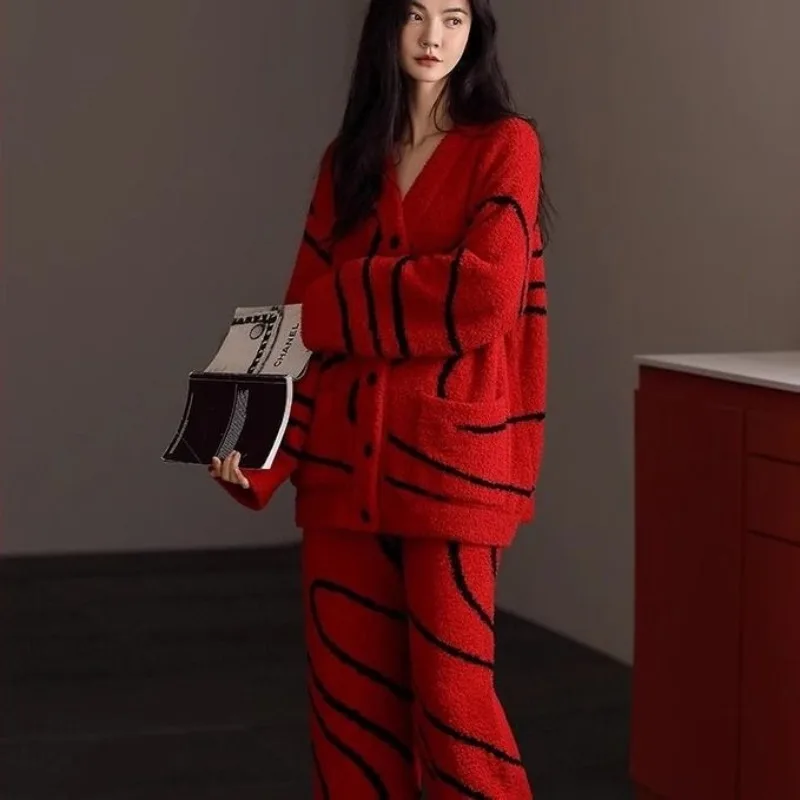 

2025 Red Casual Pajamas Women Autumn Winter Warm Half-edge Velvet Piled Thickened Large-size Loungewear Set Can Be Worn Outside