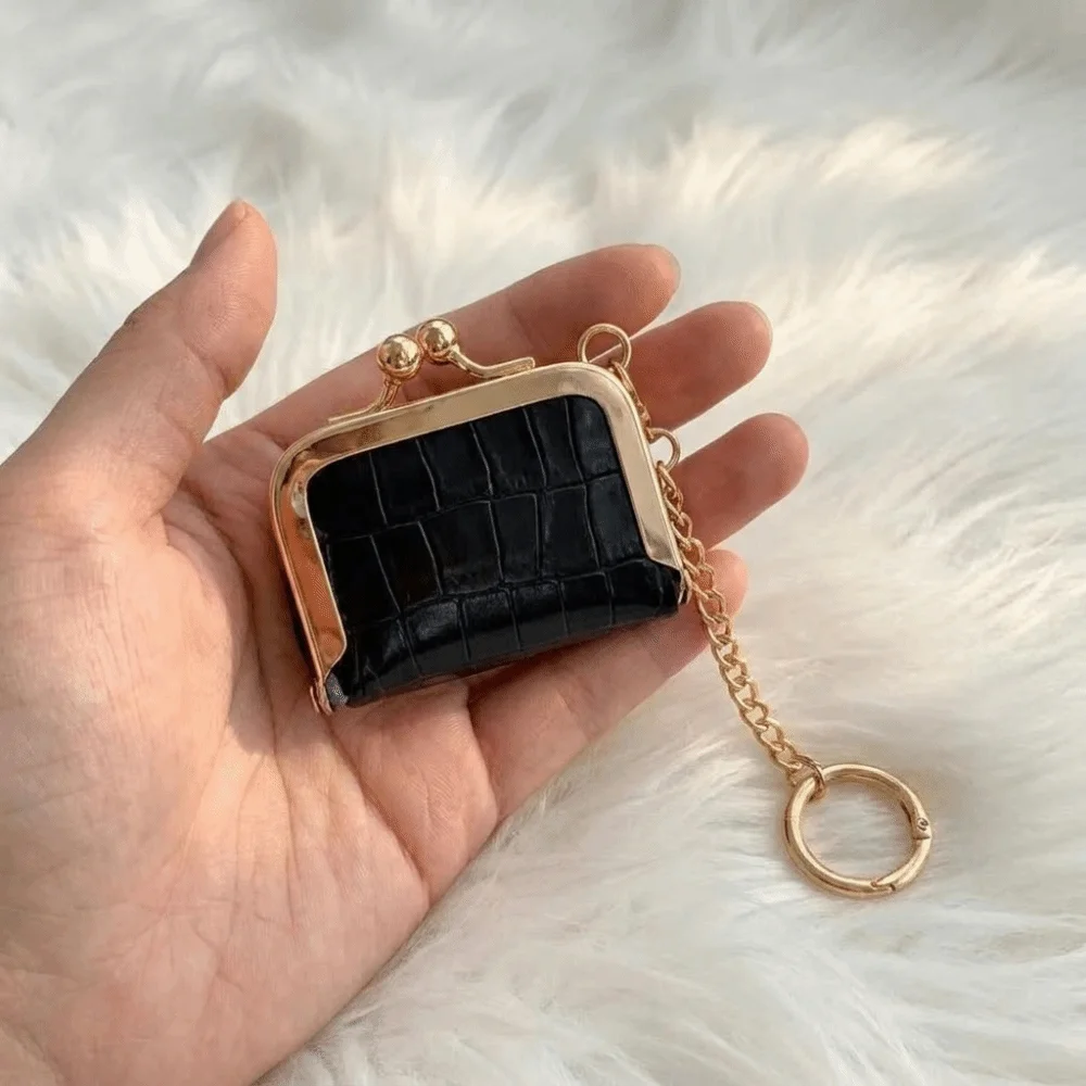 Cute PU Leather Kiss Lock Coin Purse Detachable Chain Portable Jewelry Storage Pouch Embossed Small Keychain Change Wallet Gift