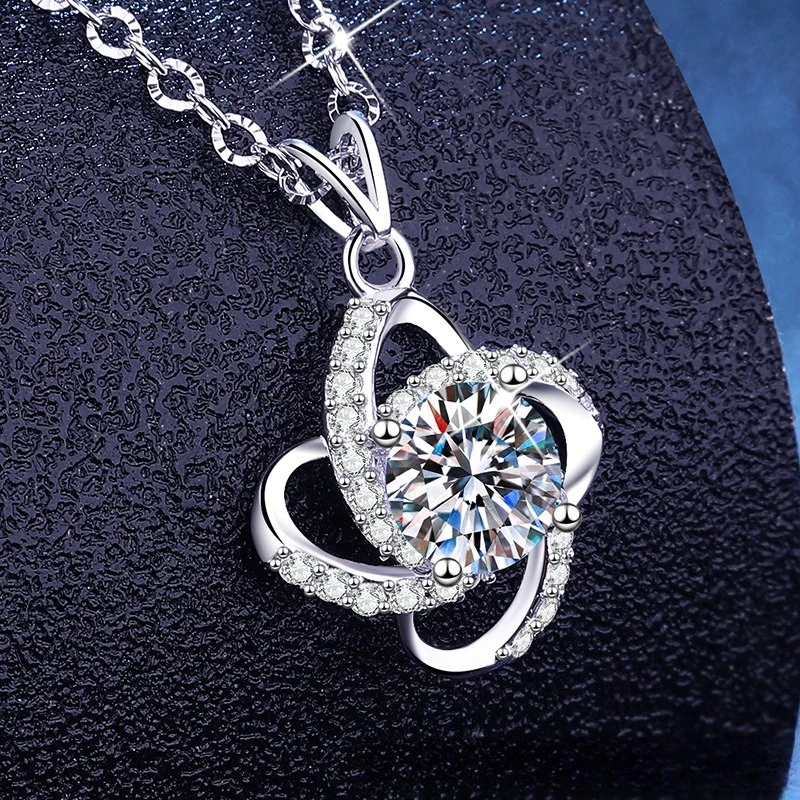Moissanite Platinum PT950 18K Gold Necklace with Clover Pendant, Fashionable Full Diamond Micro Inlaid Pendant Necklace