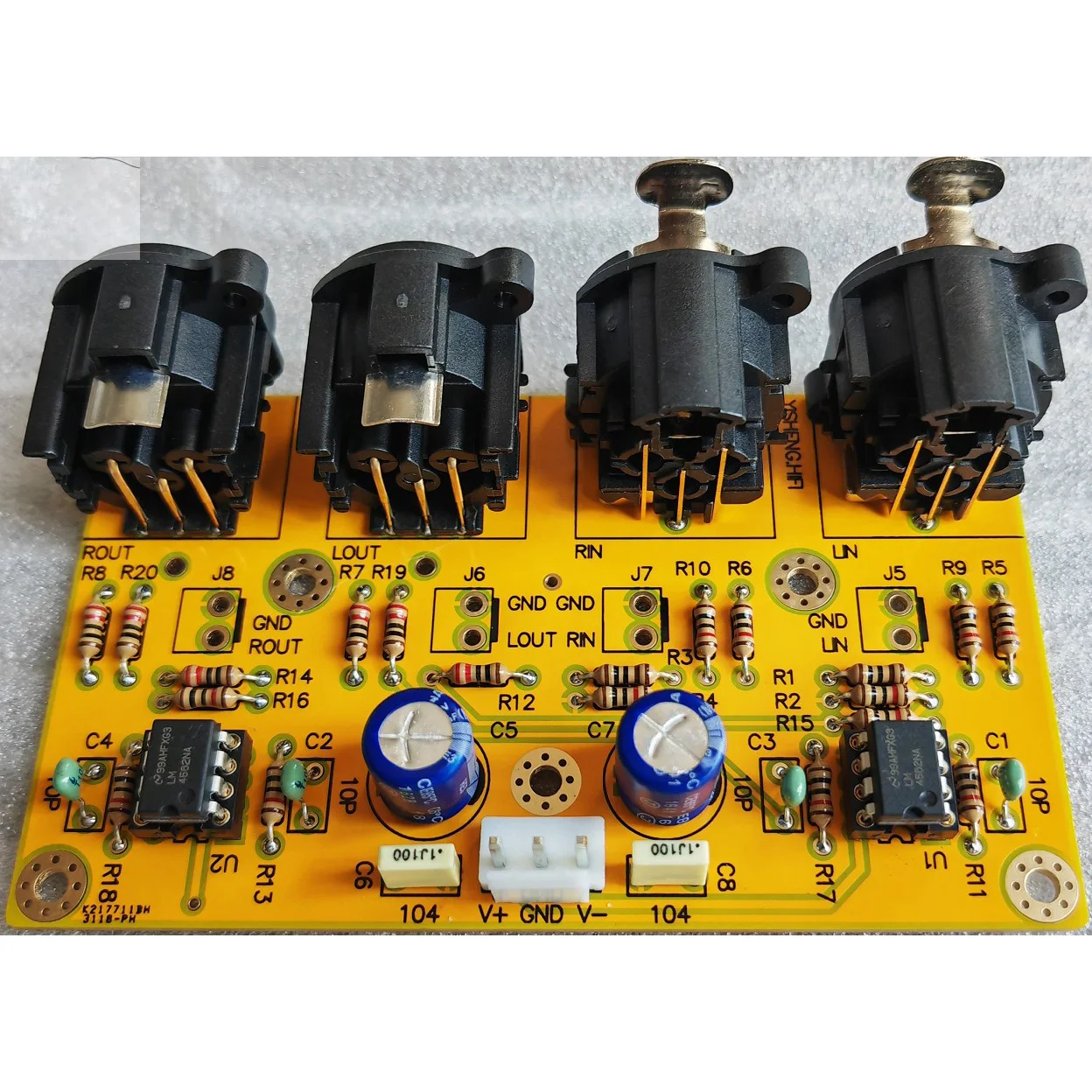 Balance preamp Balanced(XLR) to Unbalanced  (RCA)/ Unbalanced  (RCA) to Balanced(XLR) RCA to XLR  Converter Switch Board