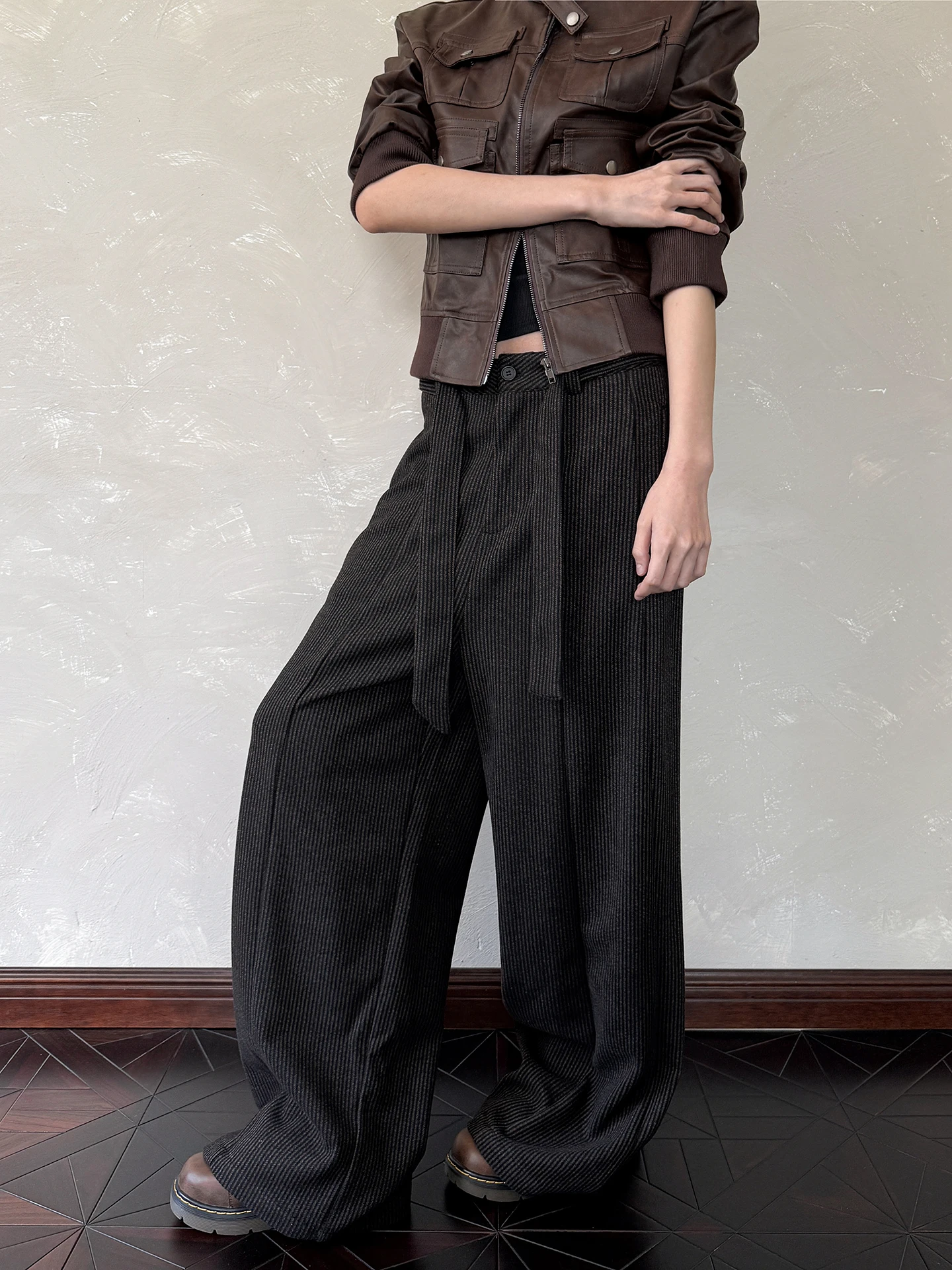 

Американские ретро-брюки свободного кроя, повседневные, струящиеся, удобные, с завязками на талии, прямые штанины, в полоску, молодежные, модные, из смесового полиэстера