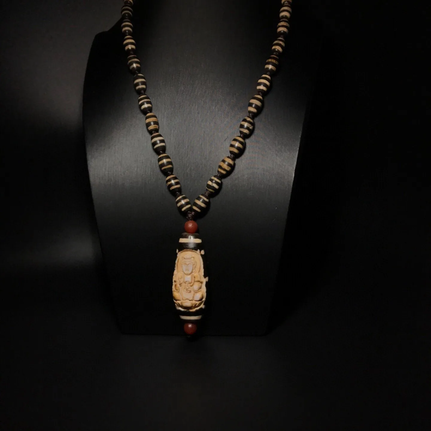 Tibetan Old Agate Dzi 54Pcs Lines Bead Carved Guanyin Bead Amulet Necklace J0402