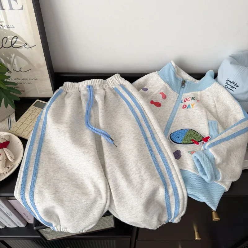 Herbst-Winter-Kleidungsset für Mädchen, 2-teilig, für Kinder von 1 bis 10 Jahren, bestehend aus einem gestickten Mantel mit Reißverschluss und einer weichen Hose, ideal als Trainingsanzug. – Detail 8